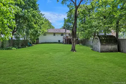 261 W Pulaski Road, Huntington Station, NY 11746 - Photo 22