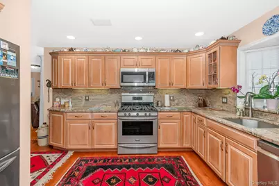 2683 Peconic Avenue, Seaford, NY 11783 - Photo 10