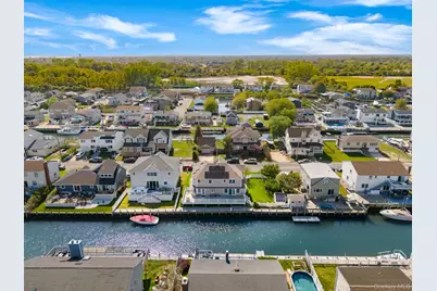 2683 Peconic Avenue, Seaford, NY 11783 - Photo 50