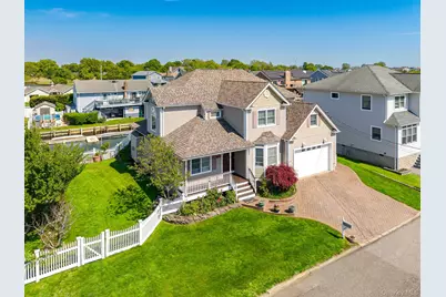2683 Peconic Avenue, Seaford, NY 11783 - Photo 40