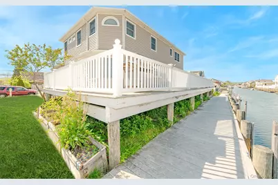 2683 Peconic Avenue, Seaford, NY 11783 - Photo 38