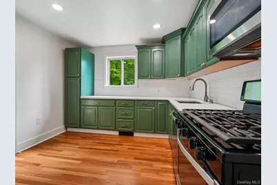 27 Boulder Avenue, Hillburn, NY 10931 - Photo 12