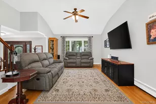 29 Alister Cir, East Northport, NY 11731 - Photo 12