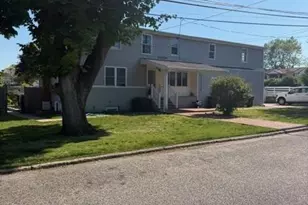 2 Date St, Central Islip, NY 11722 - Photo 2