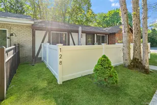 128 Birchwood Rd, Medford, NY 11763 - Photo 2