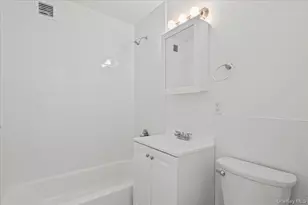 671 Bronx River Rd, Yonkers, NY 10704 - Photo 20