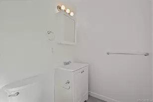 671 Bronx River Rd, Yonkers, NY 10704 - Photo 16