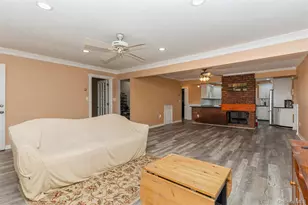 83 Brittle Ln, Hicksville, NY 11801 - Photo 10