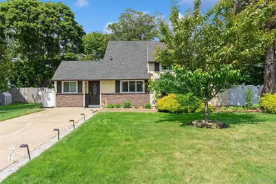 83 Brittle Lane, Hicksville, NY 11801 - Photo 2