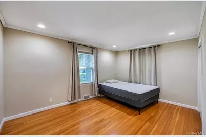19 Oakland Avenue, Miller Place, NY 11764 - Photo 16