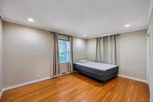 19 Oakland Ave, Miller Place, NY 11764 - Photo 16