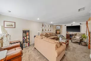 419 Clubhouse Ct, Coram, NY 11727 - Photo 6
