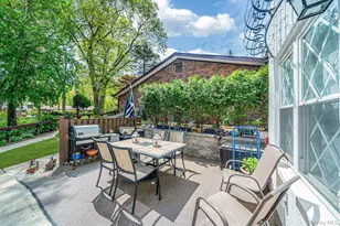 419 Clubhouse Ct, Coram, NY 11727 - Photo 2