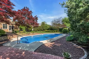 18 Ron Ct, Commack, NY 11725 - Photo 34