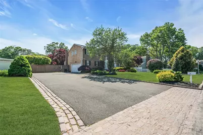 18 Ron Court, Commack, NY 11725 - Photo 4
