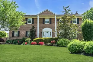 18 Ron Ct, Commack, NY 11725 - Photo 2