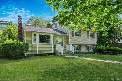 41 Brand Drive, Huntington, NY 11743 - Photo 2