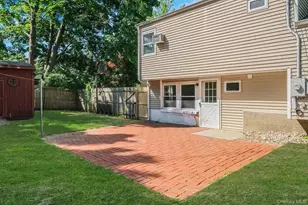 41 Brand Dr, Huntington, NY 11743 - Photo 24