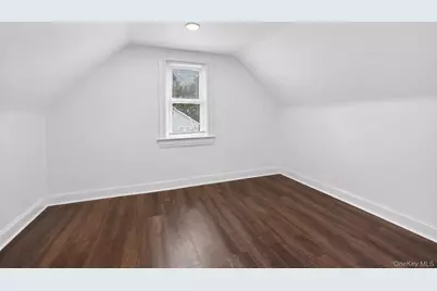 117 Greenvale Avenue, Yonkers, NY 10703 - Photo 38