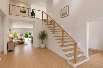 16 S Montgomery Avenue, Bay Shore, NY 11706 - Photo 2