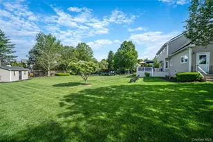 19 Sweetgum Ln, Miller Place, NY 11764 - Photo 8