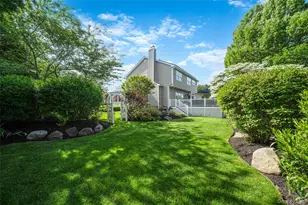 19 Sweetgum Ln, Miller Place, NY 11764 - Photo 6