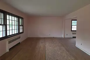 7 Michael Pl, Nesconset, NY 11767 - Photo 4