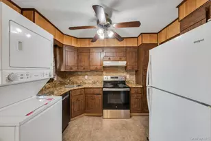 45 Dogwood Rd, West Islip, NY 11795 - Photo 10