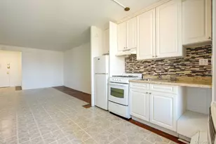61-35 98th St, Rego Park, NY 11374 - Photo 4