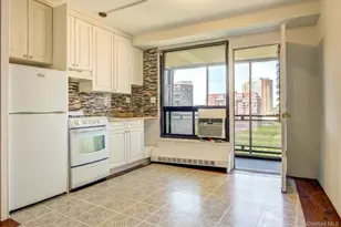 61-35 98th St, Rego Park, NY 11374 - Photo 8