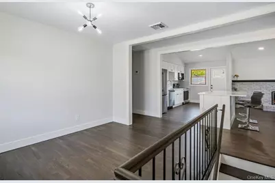 165 Livingston Avenue, Babylon, NY 11702 - Photo 18