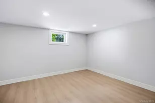 165 Livingston Ave, Babylon, NY 11702 - Photo 32
