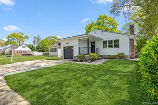 165 Livingston Ave, Babylon, NY 11702 - Photo 2