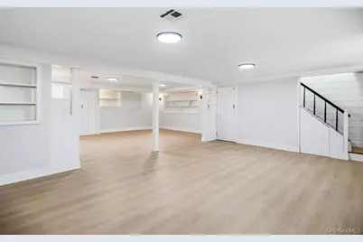 165 Livingston Avenue, Babylon, NY 11702 - Photo 28