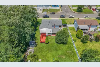 58 Oakridge Drive, Bay Shore, NY 11706 - Photo 12