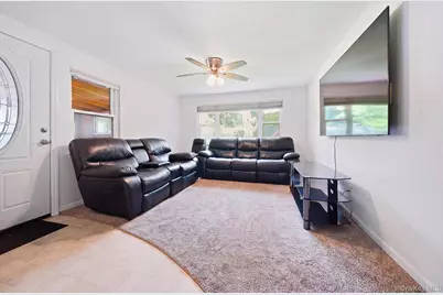 58 Oakridge Drive, Bay Shore, NY 11706 - Photo 26