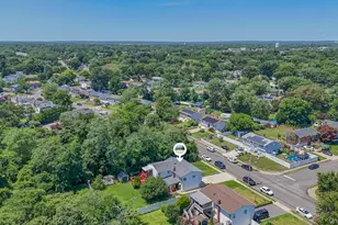 58 Oakridge Dr, Bay Shore, NY 11706 - Photo 14