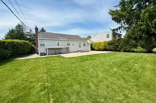 8 E Gate, Plainview, NY 11803 - Photo 12
