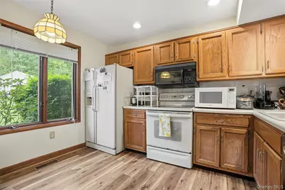 46 Maple Hill Drive, Mahopac, NY 10541 - Photo 4