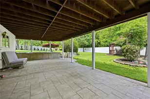 12 Phillips Ln, Lake Grove, NY 11755 - Photo 32