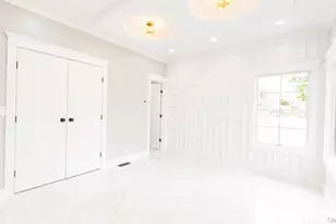 26 Kingston Ave, Hicksville, NY 11801 - Photo 12
