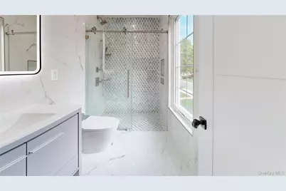 26 Kingston Avenue, Hicksville, NY 11801 - Photo 20