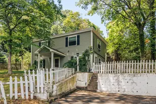 33 Port Washington Rd, Sound Beach, NY 11789 - Photo 16