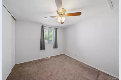 140 Golf Lane, Medford, NY 11763 - Photo 14