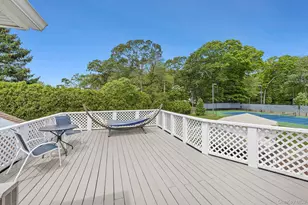 9 Dove Ln, Bay Shore, NY 11706 - Photo 18