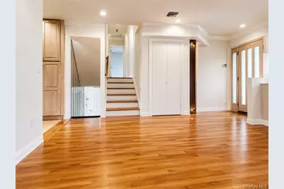 5 Eaton Road, Syosset, NY 11791 - Photo 6