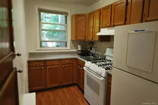 10 Stokes Rd, Yonkers, NY 10710 - Photo 6