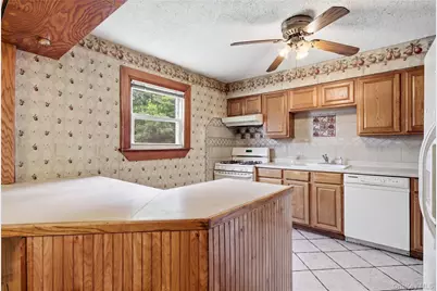 175 Candlewood Road, Bay Shore, NY 11706 - Photo 8