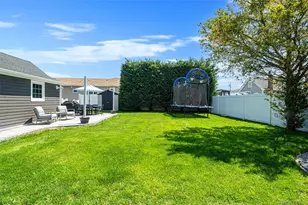 418 Bay 6th St, West Islip, NY 11795 - Photo 34