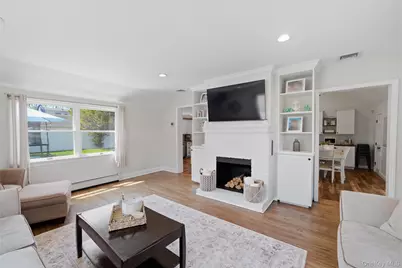 418 Bay 6th Street, West Islip, NY 11795 - Photo 16